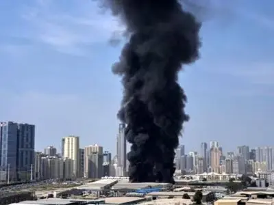 سقوط دو پهپاد در نزدیکی فرودگاه دبی؛ ۴ نفر زخمی شدند
