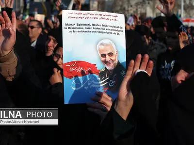 حضور سازندگان سریال سلمان‌فارسی در مراسم تشییع سردار سلیمانی در کرمان