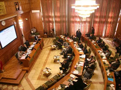 تاکید دنیامالی بر انتقال مدیریت بخشی از مترو تهران-کرج به شهرداری کرج/خط ٥ مترو ١٧ سال بهسازی نشده است