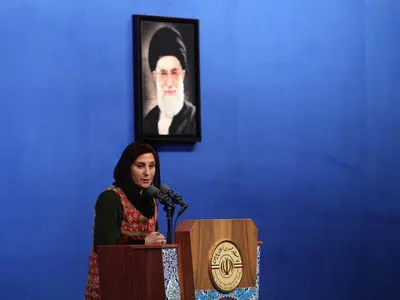 هنرمندان مستقل  نیاز به حمایت ندارند، فقط مانع تراشی نکنید