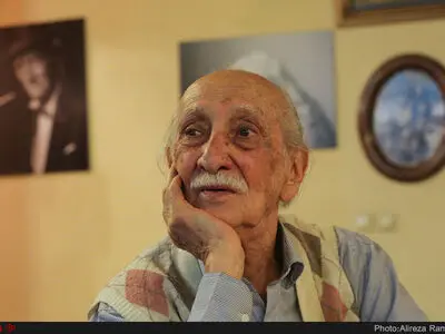 نسل جدید هنرمندان مانند قدما جریان‌ساز نیستند/ برای اولین تئاترم شبی ۵ قران دستمزد گرفتم/ از هنرمندان نسل ما کسی روی صحنه نمانده/ برای دعوت مردم به تئاتر، از موزیک و اپرت استفاده می‌کردیم