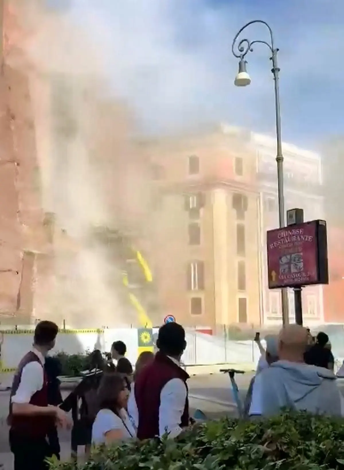 فرو ریختن برج کونتی در رم حین عملیات مرمت + فیلم