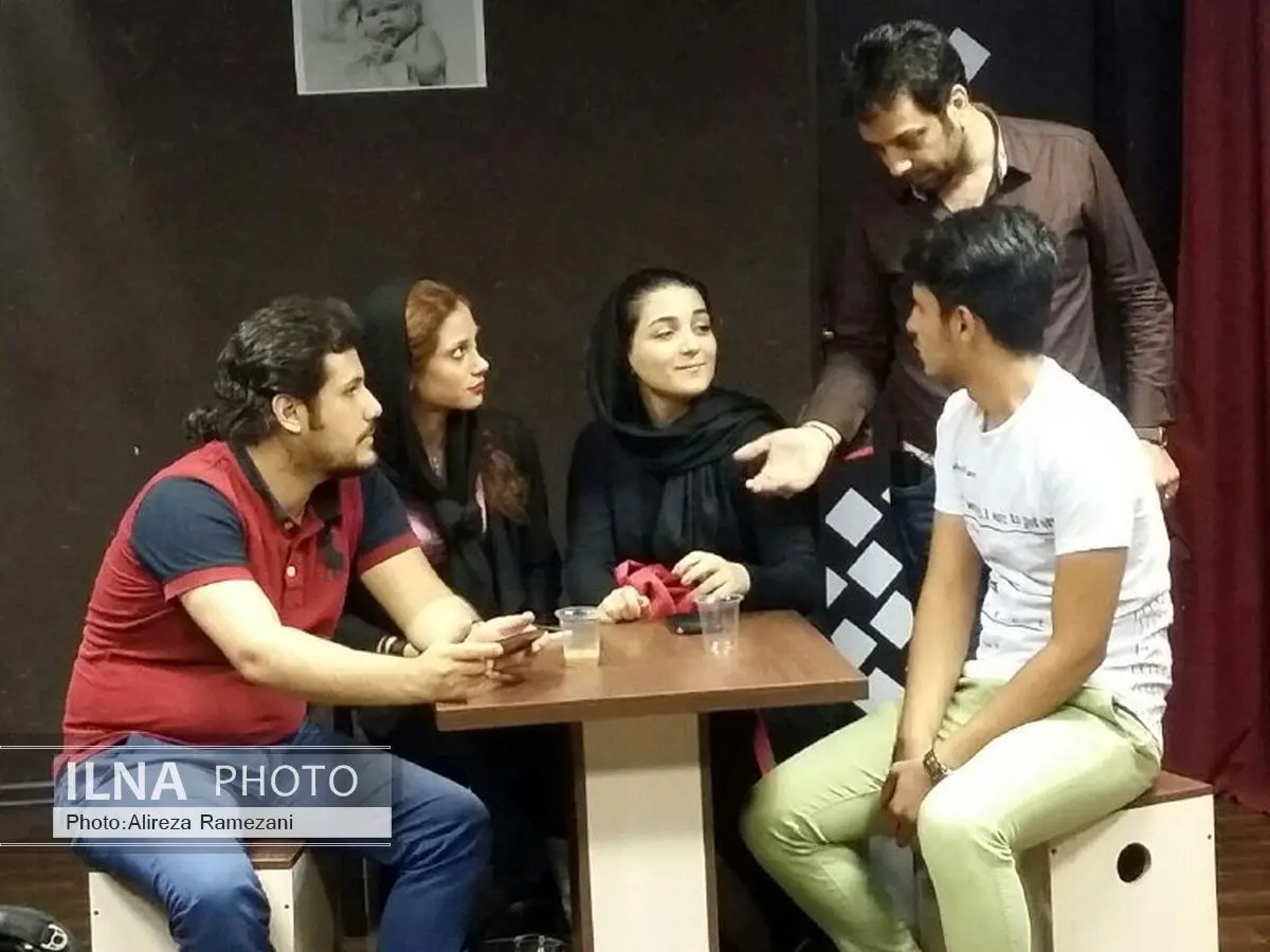 «پای سیب با دارچین اضافه» در تماشاخانه همای سعادت
