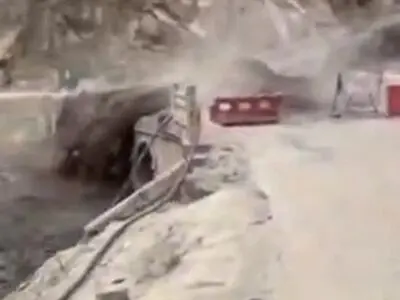 کنار رودخانه ها به ظاهرخشک در این فصل اتراق نکنید + فیلم