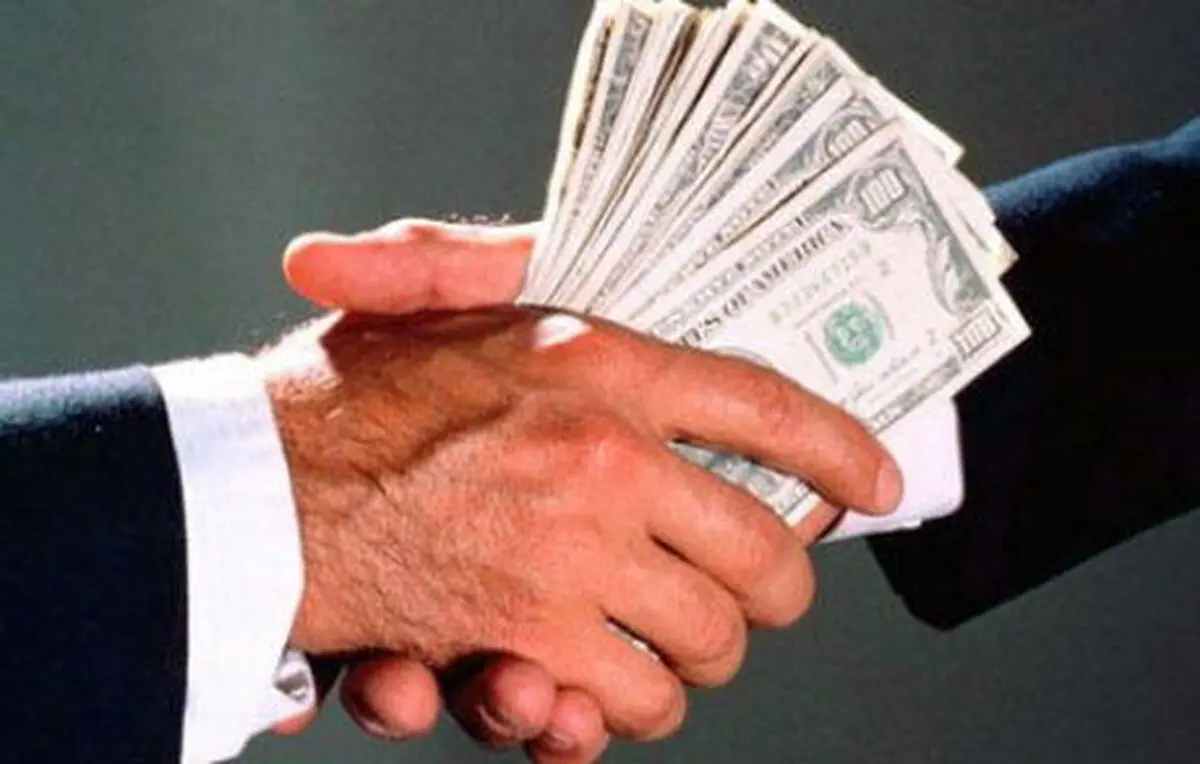 تضعیف تولید به نفع نیروهای سفته باز، رانتی و غیرمولد اقتصاد را نابود می‌کند/ مابه‌التفاوت نرخ ارز دولتی با آزاد به جیب شبه دولتی‌ها و خصولتی‌ها می‌رود