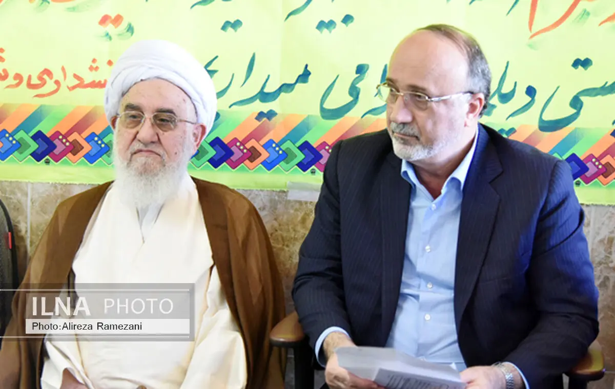 خبرنگاران با تیزهوشی و دقت نظر، حقایق جامعه را منتشر می‌کنند