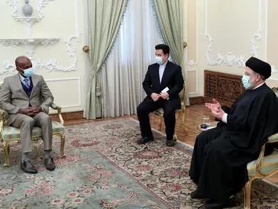 الرئیس الإیرانی: : تعزیز العلاقات مع الدول الافریقیة من اولویات سیاستنا الخارجیة