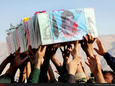 تشییع همرزم شهید چمران بر دستان عاشقان حسینی 