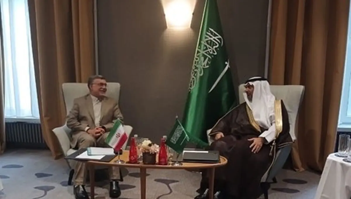 دیدار دوجانبه وزرای بهداشت ایران و عربستان/ تاکید دو کشور بر گسترش همکاری‌ها با امضای یادداشت تفاهم