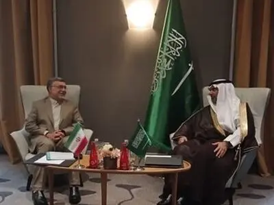 دیدار دوجانبه وزرای بهداشت ایران و عربستان/ تاکید دو کشور بر گسترش همکاری‌ها با امضای یادداشت تفاهم
