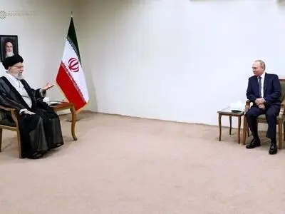 قائد الثورة لدى استقباله بوتین:  یجب إقصاء الدولار تدریجیاً من مسار المعاملات العالمیة/ إذا کان الطریق مفتوحا أمام الناتو، فهو لا یعرف حدودا