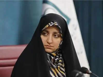 مبدا پیامک‌های ارسالی تذکر حجاب هنوز نامعلوم است/ در تلاشیم دریابیم پیامک‌ها با چه هدفی و ذیل کدام قانون ارسال می‌شود؟/ «نحوه پوشش پرسنل بیمارستان» جایگزین «آموزش نحوه مواجهه با زنانِ خشونت دیده» شد!