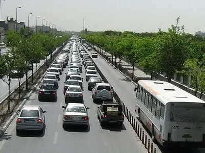 بهبود وضعیت ترافیکی تقاطع بلوار ملک آباد به خیام 