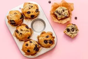 مافین موز و شکلات چیپسی؛ یک میان‌وعده هیجان‌انگیز