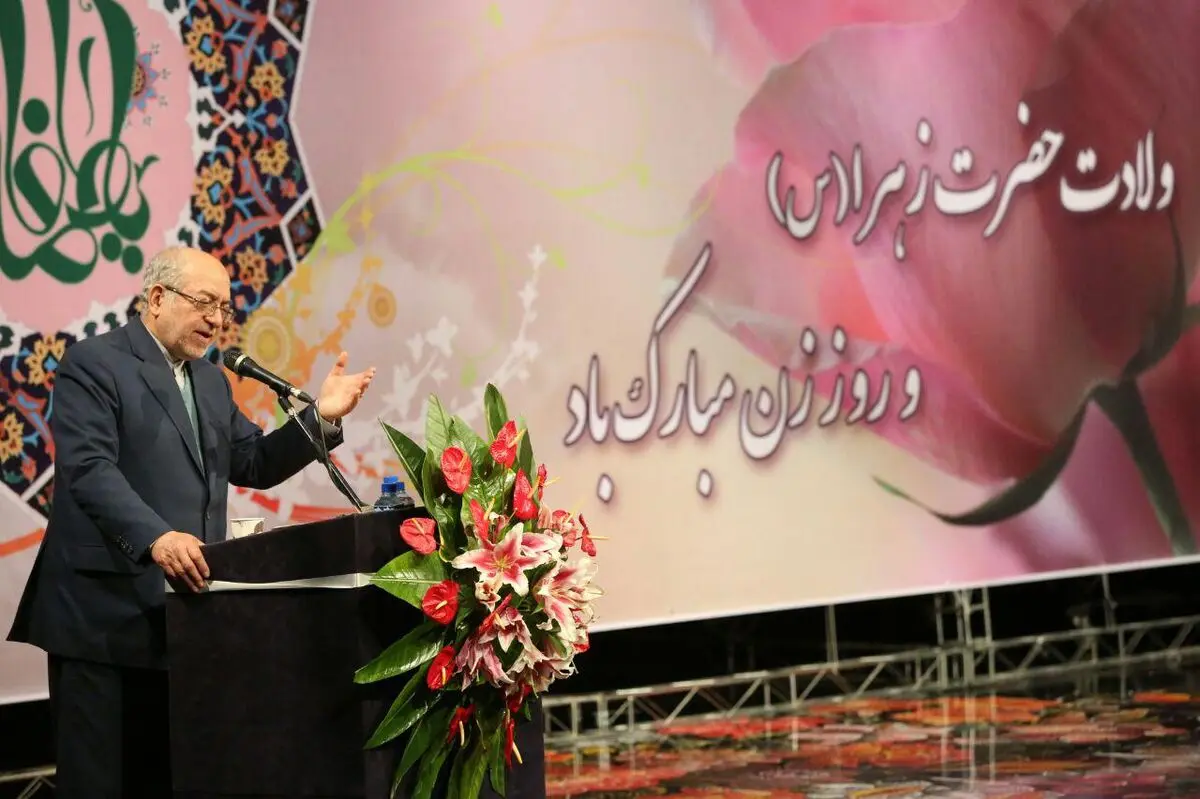  تبلیغ کالای خارجی در کشور شرم آور است