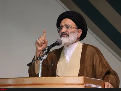 اصولگرایانی که در لیست سی نفر جای نگرفتند ، بلافاصله انصراف ندهند