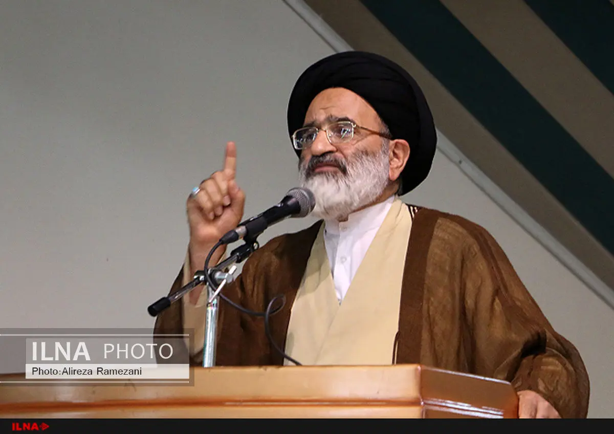 اصولگرایانی که در لیست سی نفر جای نگرفتند ، بلافاصله انصراف ندهند