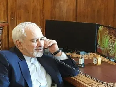 ظریف واوغلو یتشاوران بشأن مستجدات الوضع فی فنزویلا