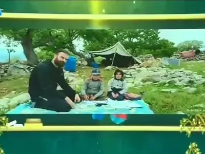از معلمی که با هلیکوپتر به مدرسه می‌رسد تا معلمانی که هر روز با ماشین و قایق و پیاده روانه مدرسه می‌شوند + فیلم