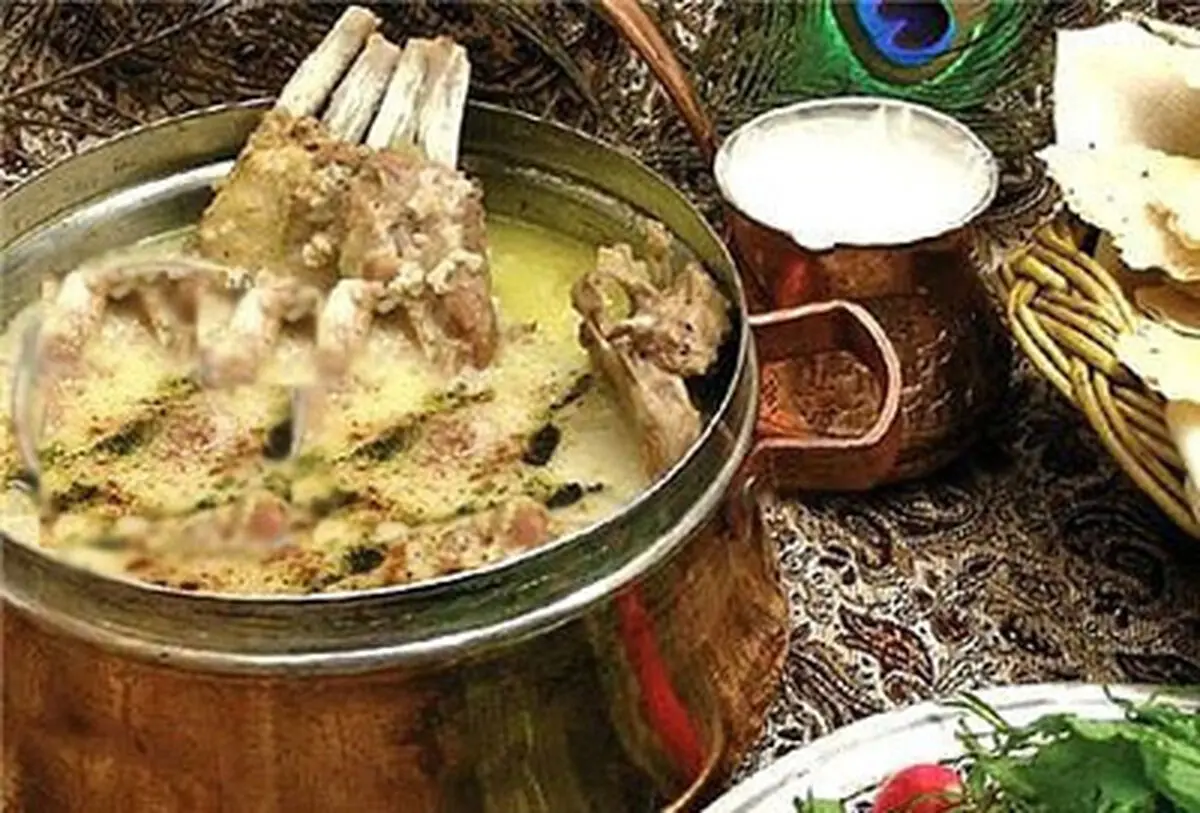 تنهایی غذا خوردن برای سلامتی مضر است 