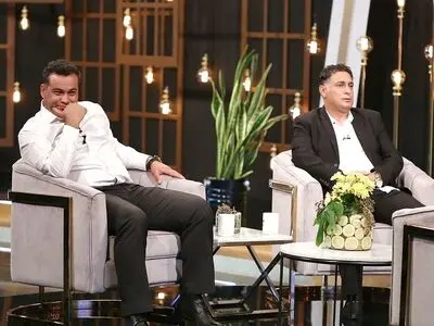 کنار پرچم کاغذ جادوگری می‌انداختند / بازیکن نوجوان را جای نونهال جا زده بودند