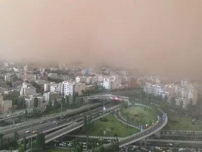 60 حادثه در تهران بر اثر وقوع طوفان/ 5 نفر مصدوم شدند