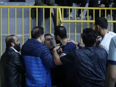 درگیری فیزیکی شدید در لیگ والیبال! (عکس)