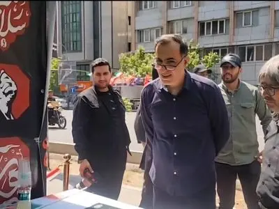 بازدید رئیس بنیاد شهید از مواکب این بنیاد در مسیر تشییع پیکر مطهر رهبر شهید