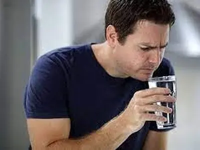 دلیل بوی بد لیوان شیشه ای و راه حل آن