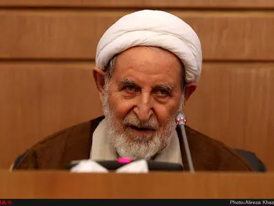 استعفای یک عضو جامعه مدرسین در اعتراض به نامه یزدی خطاب به آیت‌الله شبیری زنجانی