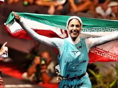 طراحی لباس برای بانوان سه‌گانه