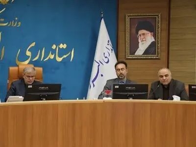 تأکید استاندار البرز بر تجهیز مدارس استان به پنل خورشیدی/روند تکمیل پروژه‌های مدرسه‌سازی تسریع شود