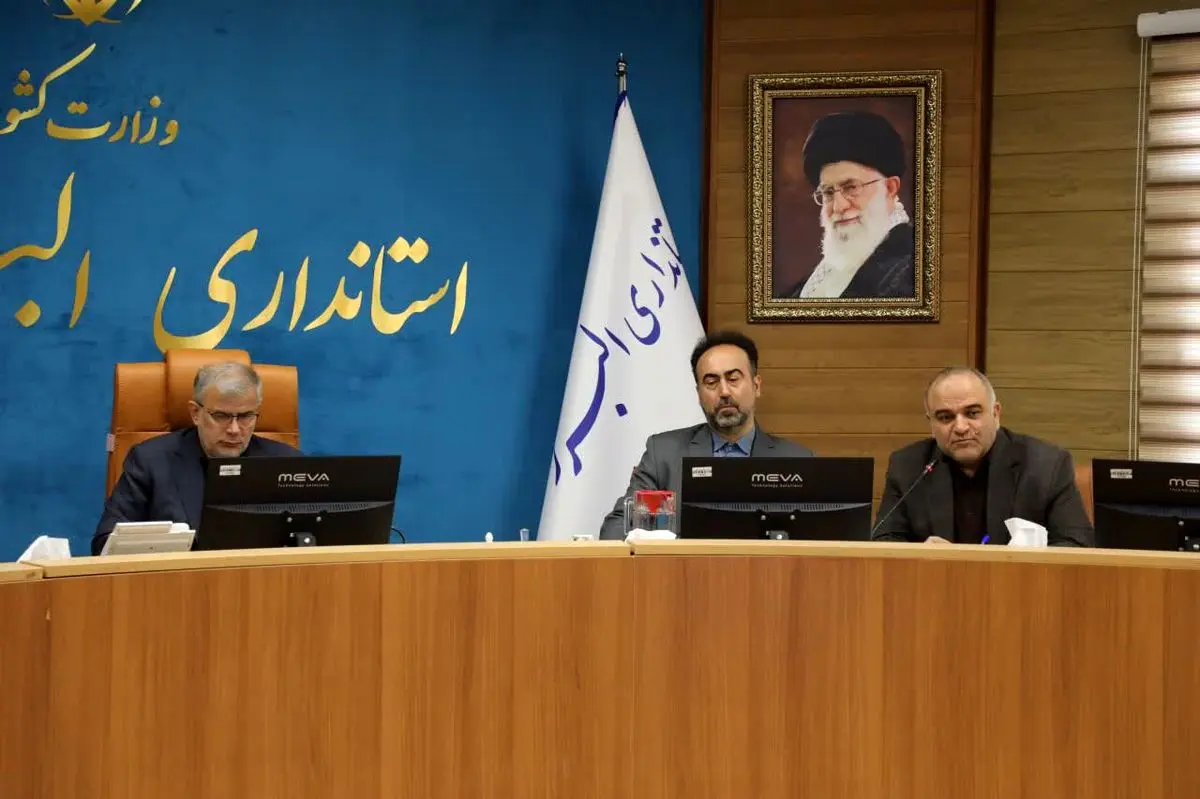 تأکید استاندار البرز بر تجهیز مدارس استان به پنل خورشیدی/روند تکمیل پروژه‌های مدرسه‌سازی تسریع شود