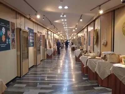 افتتاح نمایشگاه صنایع‌دستی در راهروی اصلی مجلس شورای اسلامی