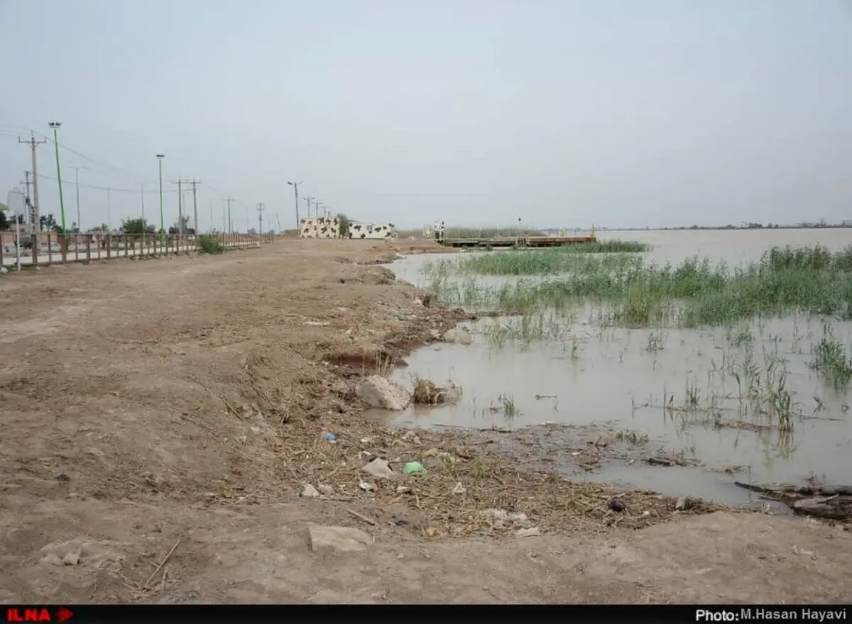 گزارش تصویری بالا آمدن آب اروندرود در آبادان/ احتمال قطع راه ارتباطی خرمشهر به آبادان