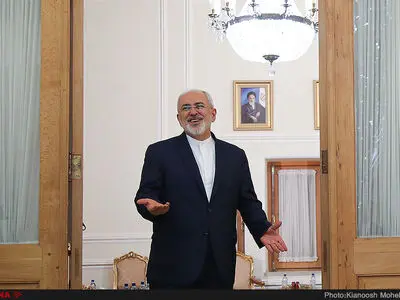 رایزنی ظریف با وزیر حمل و نقل هند درباره حوزه‌‌‌های حمل و نقل و همکاری در چابهار