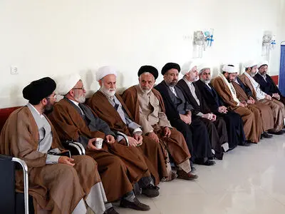 عیادت استادان حوزه علمیه خراسان از آیت‌الله واعظ طبسی