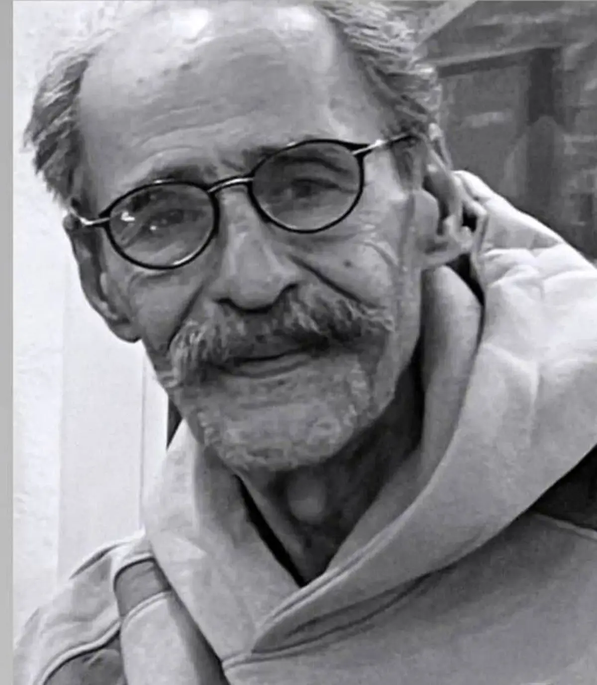 یک مجسمه‌ساز درگذشت