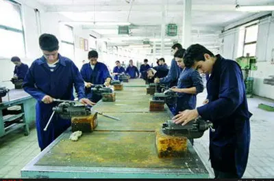 آموزش‌های فنی و حرفه‌ای نباید تعطیل شود، حتی در زمان جنگ!