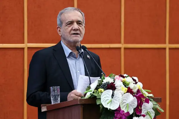 الرئيس بزشكيان یرعی مراسم تدشین مشاريع الغاز في البلاد