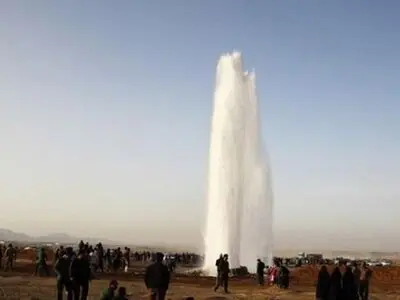 طبق قانون و مصوبه هیات دولت، آب باید از سرچشمه‌های کوهرنگ به استان یزد بیاید/ تعرض به خط لوله آب را در مجلس پیگیری می‌کنیم