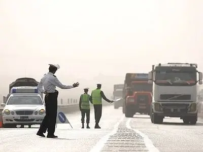 ممنوعیت تردد کامیون‌ها و کشنده‌ها در آزادراه همدان به ساوه از 14 تا 16 مرداد