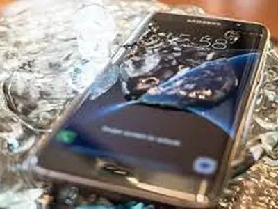 ترفند اپل برای خشک کردن موبایل خیس