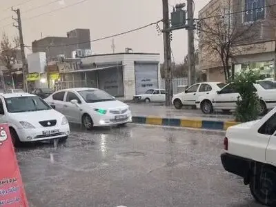 بارش سیل‌آسا در گیلان‌غرب + فیلم