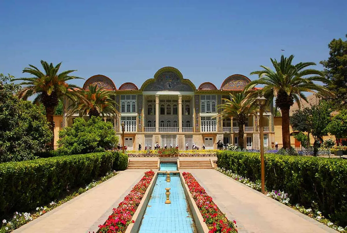 هزینه سفر به شیراز در پاییز 1402