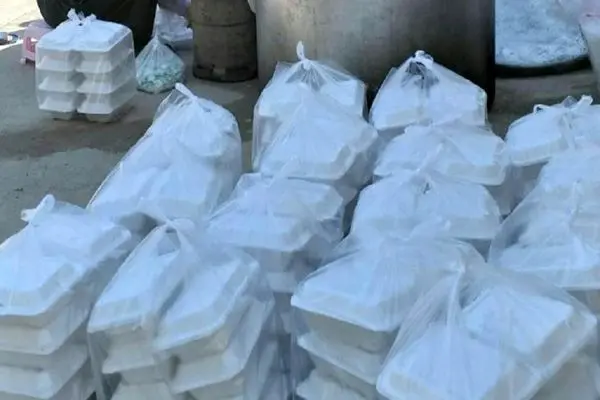 گروه‌های جهادی قزوین 2500 پرس غذا توزیع کردند