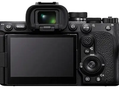 مقایسه دوربین کانن R5 II با دوربین سونی A7R V