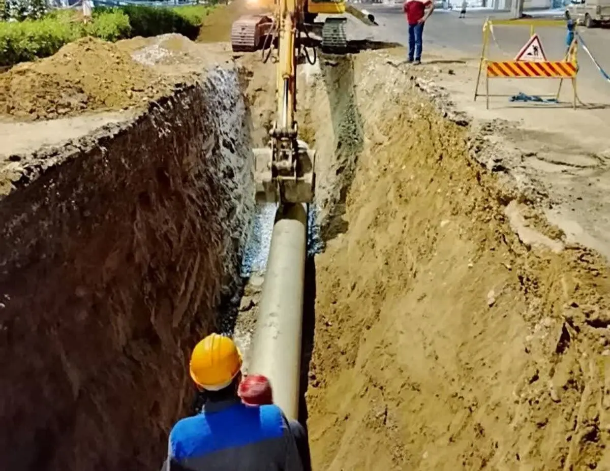 آغاز عملیات ضربتی بازسازی شبکه اصلی فاضلاب در بلوار پاسداران بندرعباس