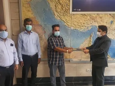 تقدیر مدیر کل شیلات هرمزگان از صیاد و دریانورد نمونه استان 