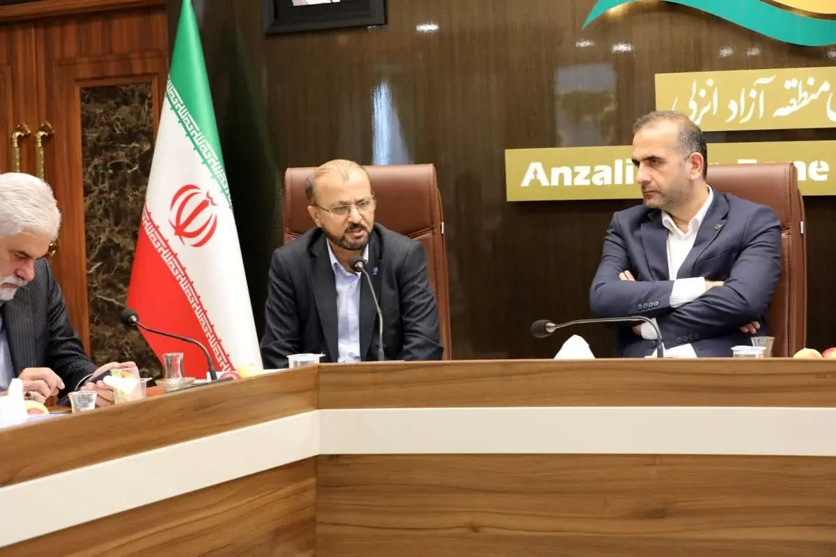 اقتدار حاکمیت قانون و مقررات مناطق آزاد باید اعمال و تفویض اختیارات قانونی انجام گردد